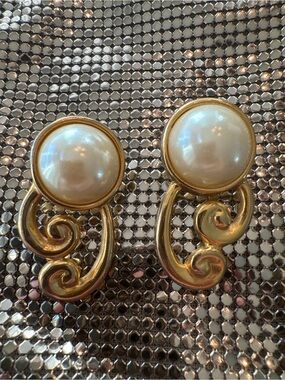 Vintage Estate Gold-Tone Faux Pearl Scroll earrings - post back